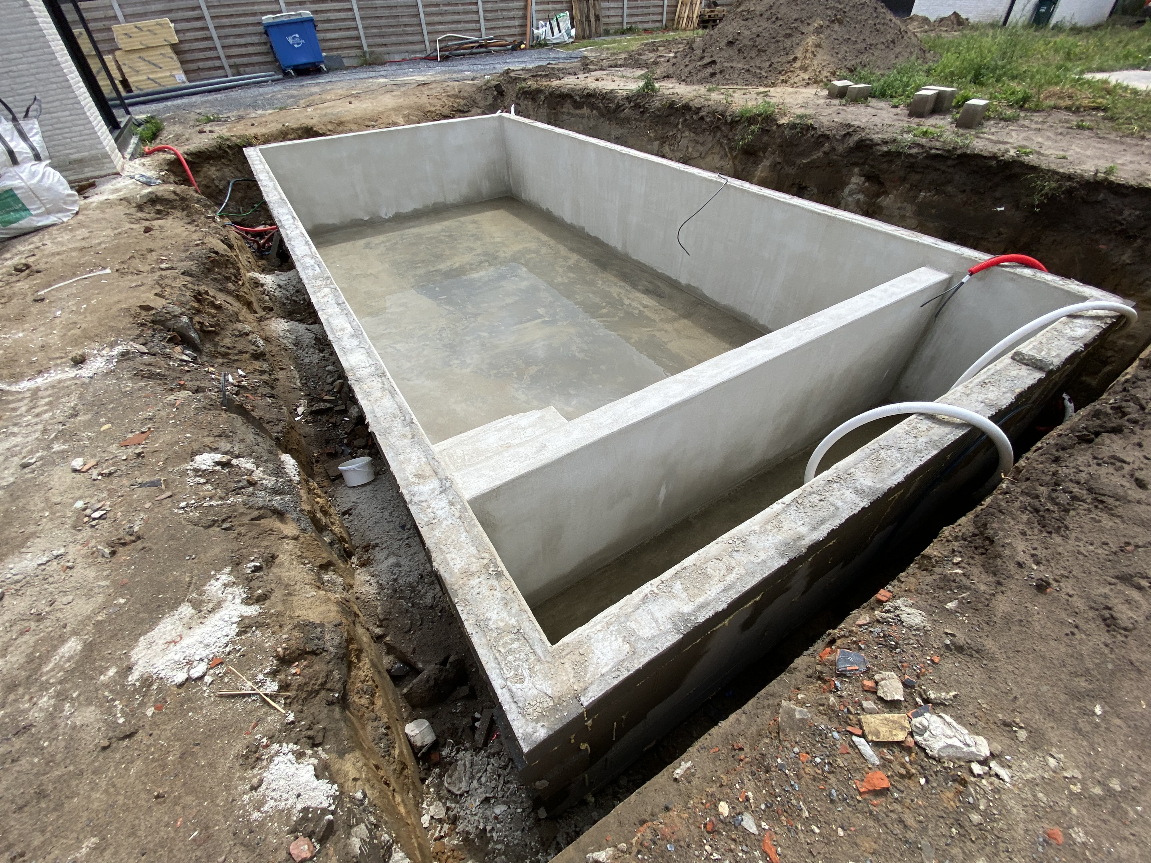 Zwembad voor renovatie